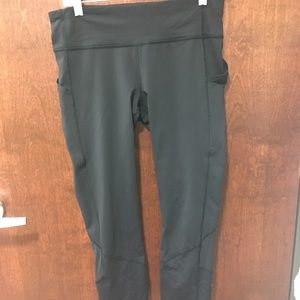 Lululemon pace rival crop size 10